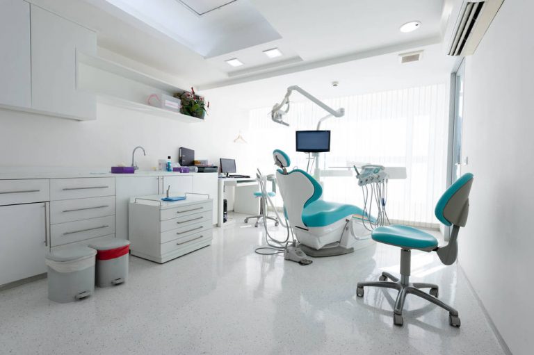 ¿Qué necesitas para abrir tu propio consultorio dental?